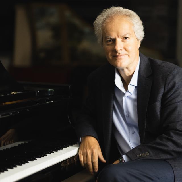 Eugene Albulescu Headshot